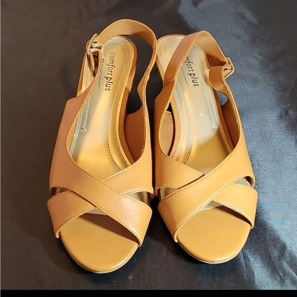 COMFORT PLUS BY PREDICTIONS WOMEN"S LOW WEDGE STYLE SANDAL
